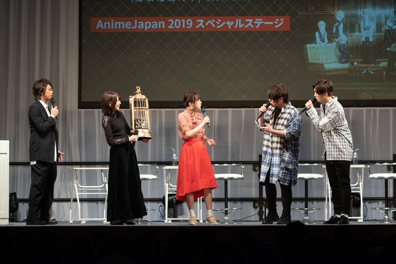 左から浪川大輔、上田麗奈、水瀬いのり、松岡禎丞、山下誠一郎。