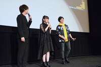 左から花江夏樹、鬼頭明里、下野紘。