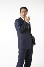 君沢ユウキ演じる桂木。