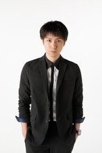 桑野晃輔演じる司。