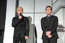 左から神山健治、荒牧伸志。