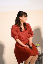 キャロル役の島袋美由利。