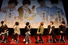 左から幾原邦彦監督、矢逆一稀役の村瀬歩、久慈悠役の内山昂輝、ケッピ役の諏訪部順一、新星玲央役の宮野真守、阿久津真武役の細谷佳正。