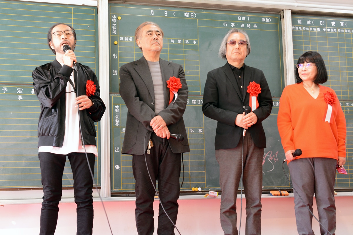 左から秋本治、天野喜孝、大河原邦男、高田明美。
