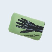 「紐倉の義手クッション」