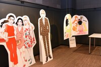 「東京タラレバ娘展」の様子。