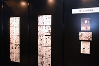 「東京タラレバ娘展」の様子。