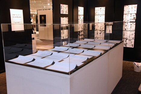 「東京タラレバ娘展」の様子。