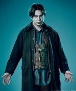 高橋光臣扮する三島慎吾。