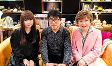 「風といっしょに」のレコーディング風景。左から中川翔子、亀田誠治、小林幸子。(c)ソニー・ミュージックレコーズ