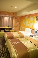 「黄金の間」ツインBの様子。