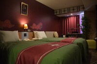 「坂本探偵事務所」ツインBの様子。