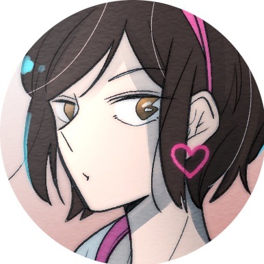 とある喫茶店でウェイトレスとして働くニト。