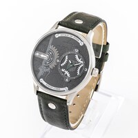 リヴァイモデルの腕時計。