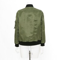 リヴァイモデルのアウター。