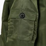 リヴァイモデルのアウター。