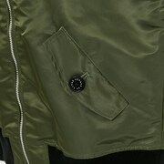 リヴァイモデルのアウター。