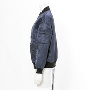 エレンモデルのアウター。