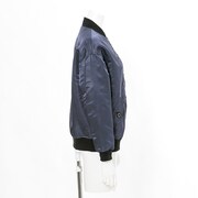 エレンモデルのアウター。