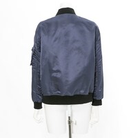 エレンモデルのアウター。