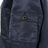 エレンモデルのアウター。