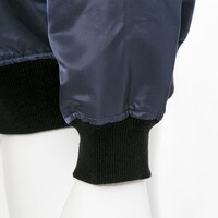 エレンモデルのアウター。