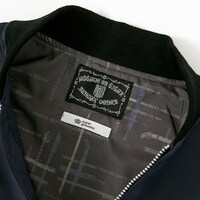 エレンモデルのアウター。