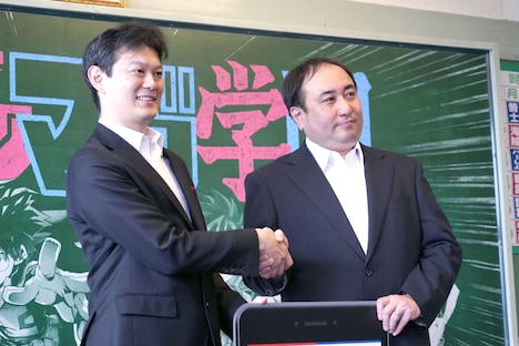 左から中野裕之週刊少年ジャンプ編集長、栗田宏俊週刊少年マガジン編集長。