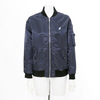 エレンモデルのアウター。