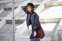 エレンモデルのアウター着用例。