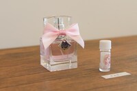 プリズムストーンにて販売予定の新商品「プリズムストーン オードトワレ」。