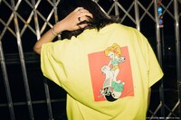 「ドラゴンボール Romantic Tee」の着用イメージ。