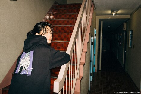 「ドラゴンボール Romantic Hoody」の着用イメージ。