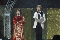 左から植田佳奈、諏訪部順一。