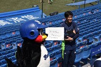 つば九郎への相談・質問コーナーの様子。