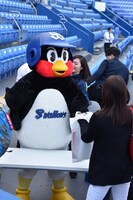 「お手羽渡し会」の様子。