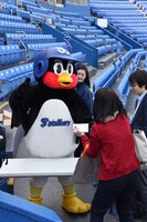 「お手羽渡し会」の様子。