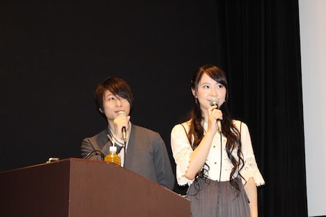 左から新田シン役の森嶋秀太、戸倉ミサキ役の橘田いずみ。