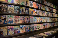 壁一面に並べられたアニメージュ。