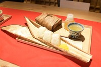 「白（ハク）米のおにぎり」