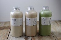 CHAVATYとのコラボ商品「ボトルアイスティーラテ」。