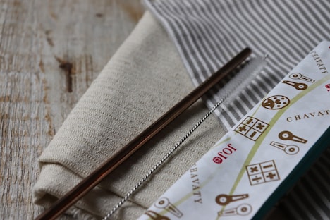 CHAVATYとのコラボ商品「オリジナルケース付ステンレスストロー」。