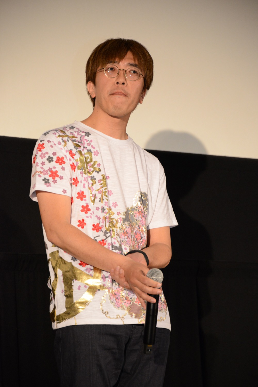 荒木哲郎