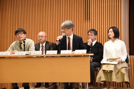 「富野由悠季の世界」記者会見の様子。各美術館の学芸員。