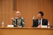 左から富野由悠季監督、養父尚三氏。