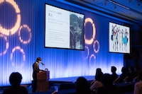 オープニングセレモニーの様子。