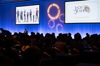 オープニングセレモニーの様子。