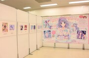 槙ようこのデビュー20周年記念展示ブースの様子。