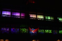 プロジェクションマッピング「道後温泉×ネイキッド MESSAGE-火の鳥、到来-」の様子。