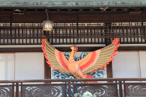 火の鳥のオブジェ。